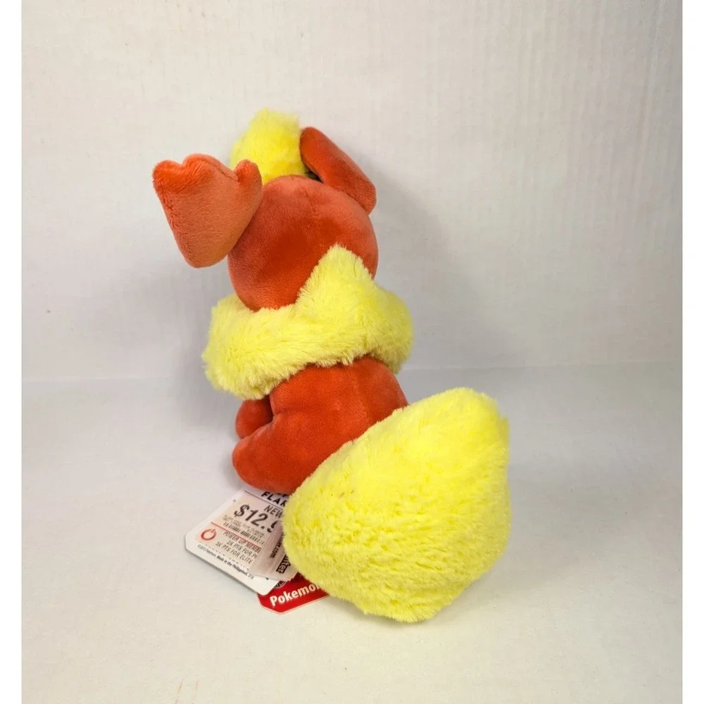 READ Pokemon Center Flareon & Tomy Vaporeon Plush Lot NWT